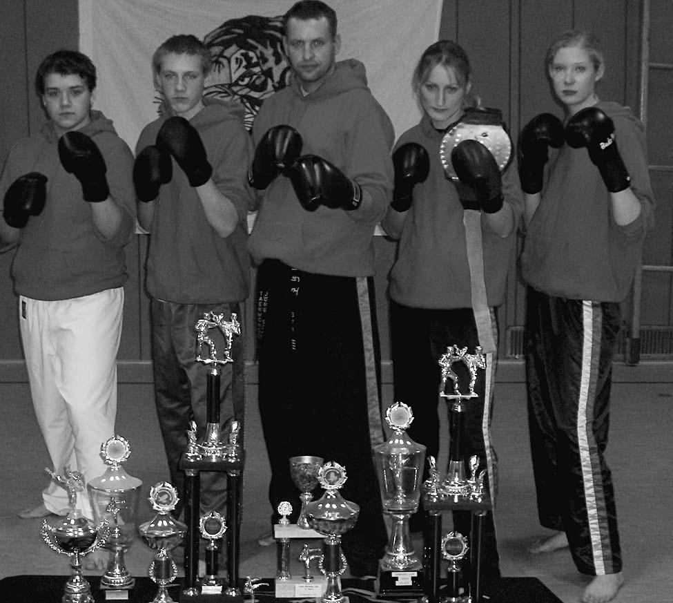 Kickboxen Kickboxer auf Erfolgskurs Die Saison 2005 verlief mit guten Wettkampfergebnissen für die Abteilung. So konnte Jörg Schein den zweiten Platz bei der deutschen Meisterschaft erringen.