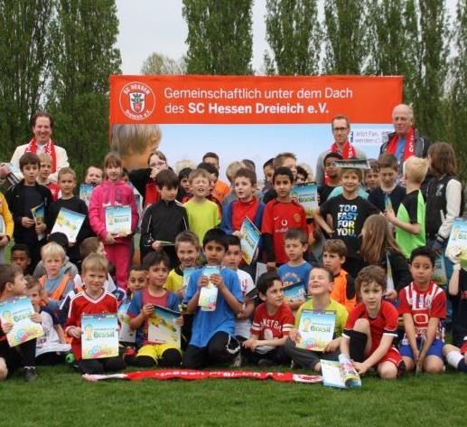 II Funsport und Spiele Sticker-Tauschbörse für Kinder Übergabe von Panini-Sammelheften zur WM 2014 an Kinder und Jugendliche mit anschließender Tauschbörse.