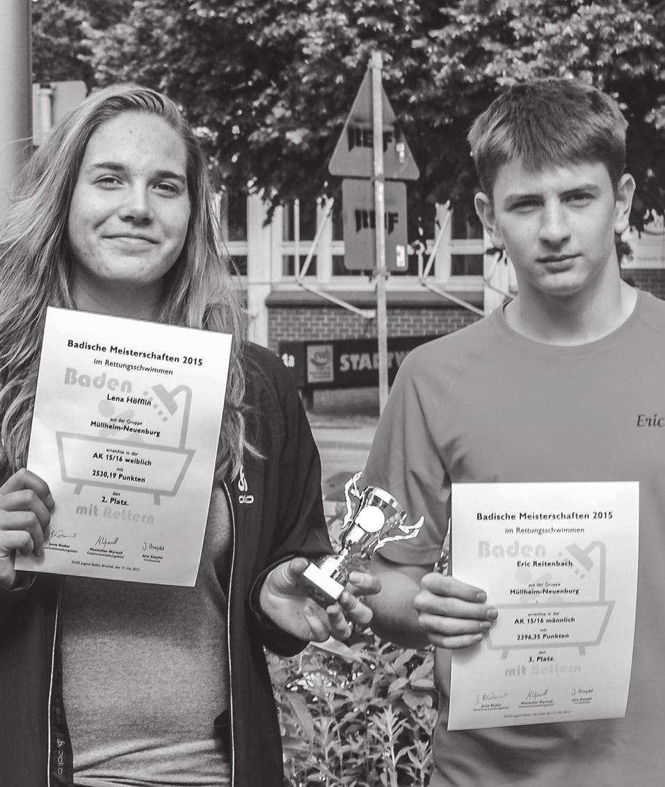 Amy Heckle, Lidia Kunstmann, Kiara Wiesler und Lars Zeberg wurden für 5 Jahre Mitgliedschaft im Jugendrotkreuz geehrt.