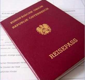 Information Reisepass für Kinder Ab Juni 2012 ist es so weit: Jedes Kind braucht verpflichtend seinen eigenen Kinderpass als Reisedokument. Die Eintragung bei den Eltern gilt dann nicht mehr.