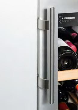 Jeder Weinsafe verfügt über eine dimmbare und dauerhaft zuschaltbare LED-Beleuchtung, die eine