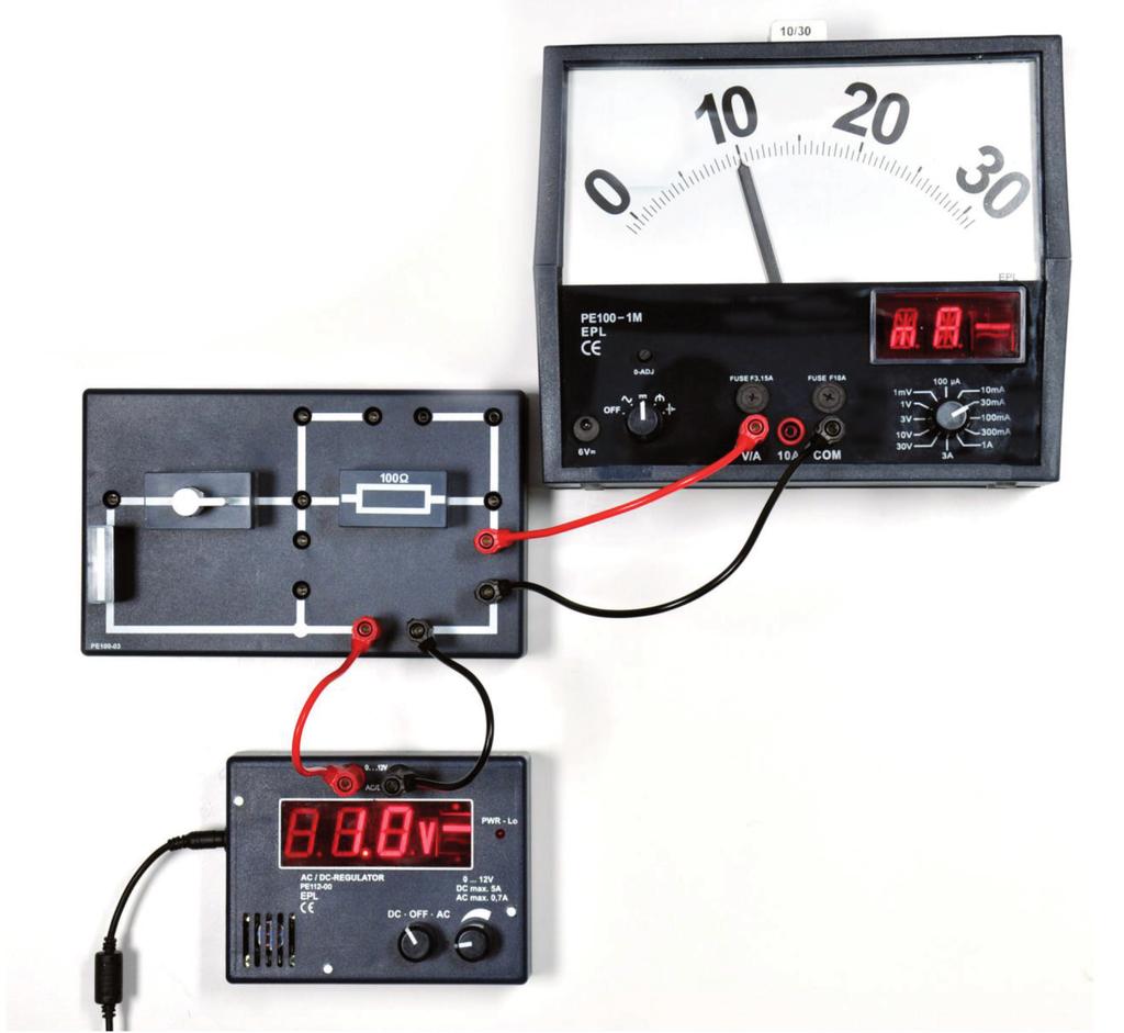 Anwendung des Ohm schen Gesetzes 1 Universalsteckbox 1 EIN-AUS-Schalter 1 Verbindungsstecker 1 Widerstand 100 Ω 1 Widerstand 500 Ω 1 Amperemeter Stromversorgung Die Stromstärke in einer Schaltung