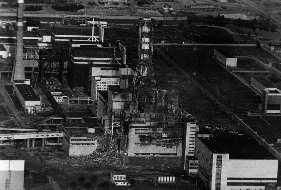 33. Kernkraft 11 von 16 M 6 Unfälle in Kernkraftwerken und ihre Folgen Beim Bau und Betrieb eines Kernkraftwerks sind menschliche Fehler und Naturkatastrophen nicht auszuschließen.
