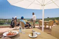 Mit seinen luxuriösen Gästezimmern, 2 Restaurants der Spitzenklasse, eine Bar und einem hochmodernen, exquisiten Spa ist das Hotel Almenara jedoch mehr als nur ein Traumziel für Golfliebhaber.