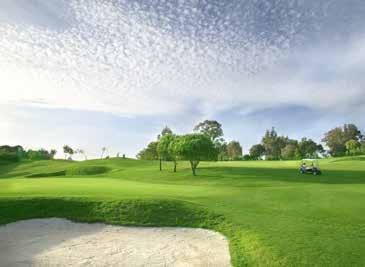 Alcaidesa Links Golf Den klassischen Linksplatz, Referenz von Alcaidesa seit 1992, begleitet seit 2007 ein neuer Platz, Heathland genannt, in einer Landsbhaft mit den sanften Hügeln und den für diese