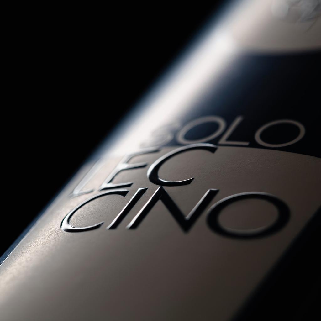 SOLO LECCINO NATIVES OLIVENÖL EXTRA Reinsortiges natives Olivenöl Extra aus seiner 100%igen Selektion der Sorte Leccino.