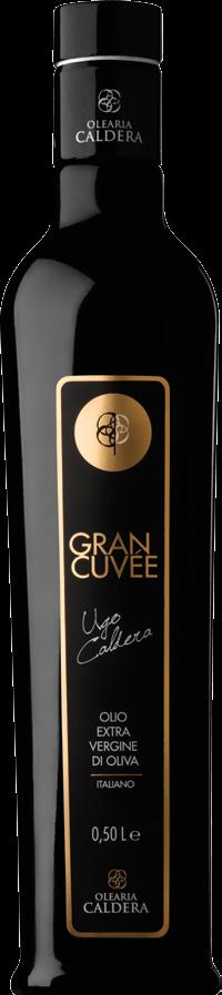 GRAN CUVÉE NATIVES OLIVENÖL EXTRA Ein ausgezeichnetes Olivenöl, das aus einer sorgfältigen Selektion von fünf verschiedenen Sorten entsteht, die getrennt gepflückt und gemahlen werden.