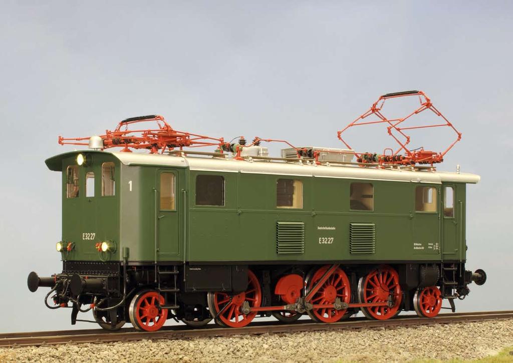 Baureihe E 32 Die E 32 mit der Achsfolge 1 C1 wurde in dem von der Deutschen Reichsbahn erarbeiteten Beschaffungsprogramm als Personenzuglok zunächst auf bayerischen Strecken vorgesehen.