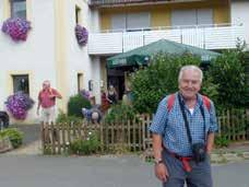 Unser Wanderführer Hansotto Neubauer stellte uns die Fahrt nach Rothenburg für nächstes Jahr im April vor.
