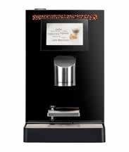 Der Kaffeevollautomat ist mit seiner hohen Kapazität von bis zu 350 Tassen pro Tag besonders für große Büros und die Gastronomie geeignet.