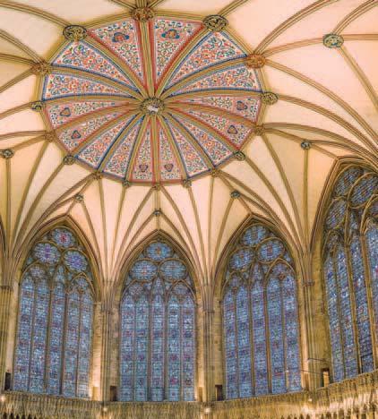 In Wells sehen Sie den vielleicht vollkommensten und schönsten Sakralbau Englands, die St. Andrew's Cathedral. (ca. 90 km) 6. Tag: Kathedrale der Steinzeit und Magna Carta Zunächst Besuch des ca. 4.