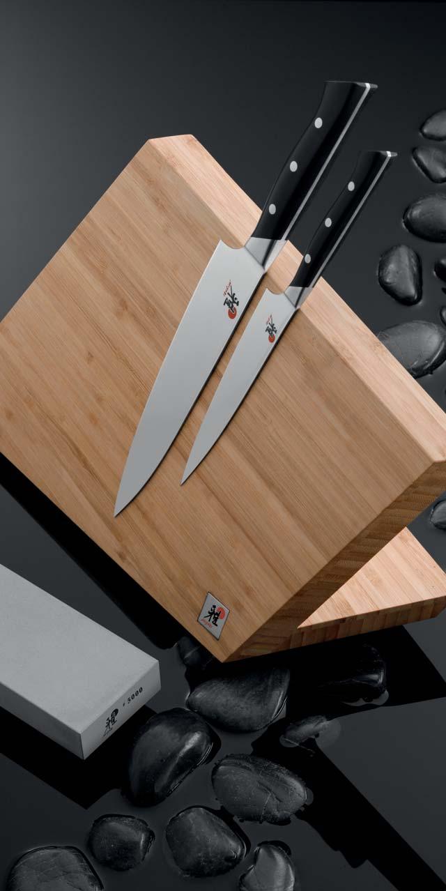 MIYABI Messerblöcke Aufbewahrung mit Stil MIYABI Knife Blocks Stylish Storage Wenn sie nicht scharf schneiden dürfen, wollen die MIYABI Premium-Messer sicher aufgehoben werden.