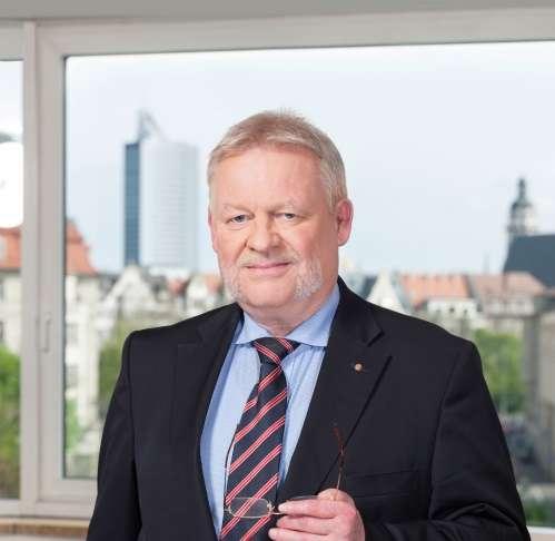 Günther Fleck: Seit 1976 in der Industrie tätig, u. a.