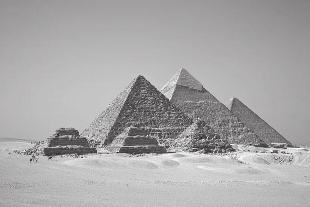 Station 1 Pyramiden von Gizeh: Einen Comic zeichnen (1) Material Weltwunder der Antike: Die Pyramiden von Gizeh bei Kairo, Ägypten, errichtet etwa in der Zeit von 2620 2500 v. Chr.