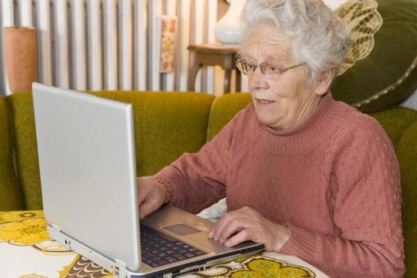 Mio) - Bei den 60- bis 69-Jährigen ist der online Anteil 65 % -