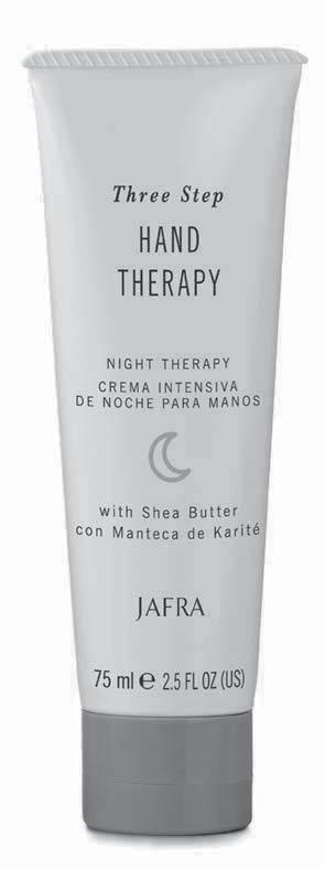 Three Step Hand Therapy Night Therapy with Shea Butter Handpflege für die Nacht mit Shea Butter Die JAFRA Handpflege versorgt Ihre Hände im Schlaf intensiv mit Feuchtigkeit.