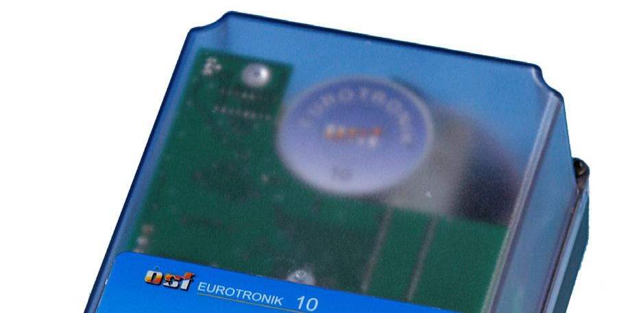 Rückspülsteuerungen für 6-Wege-Ventile EUROTRONIK-10 Die EUROTRONIK-10 ist eine hochwertige Rückspülsteuerung in Mikroprozessortechnik mit Folientastatur und LCD-Display mit Klartextanzeige.