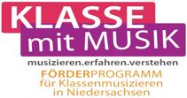 Das war erst möglich durch die Einbindung der Städtischen Musikschule Braunschweig und die Finanzierung der Instrumente durch Fördergelder im Projekt "Klasse mit Musik" des Landes Niedersachsen.