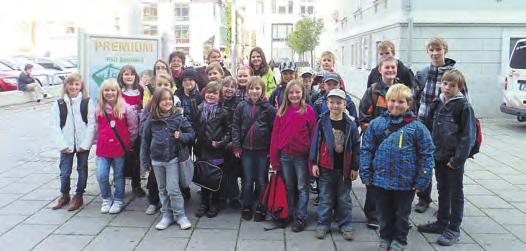 Dies wurde in Zusammenarbeit der Jugendsozialarbeiterinnen der VG Hörsel und der Gemeinde Drei Gleichen organisiert. So ging es am ersten Ferientag zusammen nach Bad Langensalza.