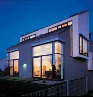 6 Schüco Aluminium-Fenstersysteme Wohnwerte schaffen mit Schüco Aluminium-Fenstersystemen Mit dem Werkstoff Aluminium haben Sie die