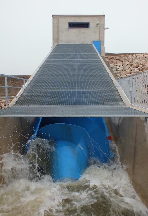 Reduzierte Schädigung bei der Turbinenpassage Wasserkraftschnecken Bewährte Technik im Bereich der Kleinwasserkraft Modulare Bauweise, häufig mehrere Maschinen Neueentwicklungen speziell für den