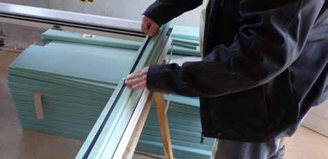 Fensterbankanschlussprofil Maßband Kappsäge 7 / Anstückeln > Wenn FBAs zusammengestückelt werden, sind diese mit luft- und wasserdicht zu stoßen.