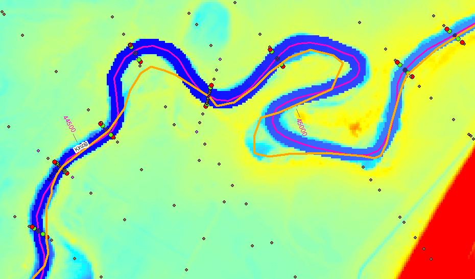 Beschreibung der Hochwassergefahr und des Hochwasserrisikos Abbildung 4.3: Abweichung der ATKIS DLM25 Gewässerachse (orange Linie) vom DGM (Farbverlauf: niedrigste Geländehöhe in blau).