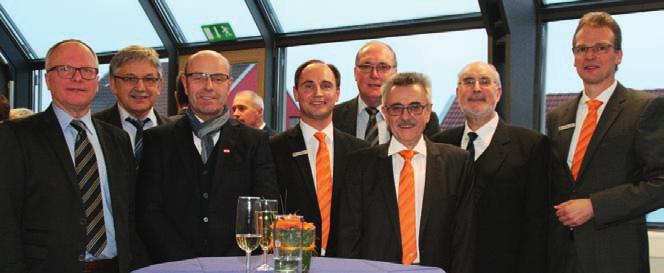 Aktuelles aus Weingarten Andreas Hahn ist dritter Vorstand der Volksbank Stutensee-Weingarten Vertreter der Bank und Partner aus der Region (von links): BM-Stellvertr.