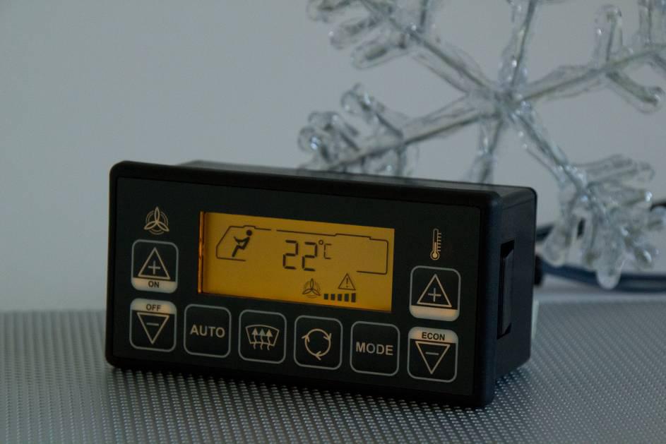 1 Einführung Abbildung 1: Klimaregler K301SB Das K301SB ist ein Klimaregler für Kabinen-Klimaanlagen oder Fahrgast-Klimaanlagen.