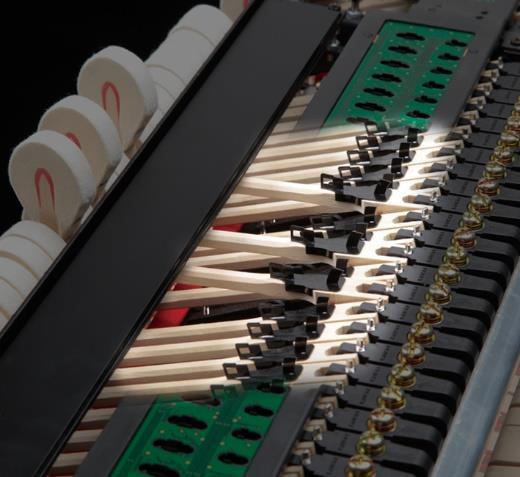 Tastatur KAWAI revolutionierte 1971 den Klavierbau durch die Verwendung des Werkstoffes ABS in der Klaviermechanik.