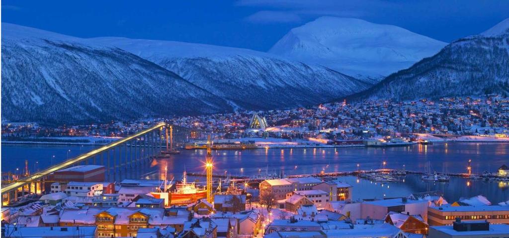 Silvester in Tromsø & auf den Lofoten Bard Loken Tromsø, das Tor zur Arktis, liegt 350 Kilometer nördlich des Polarkreises und ist die größte Stadt Nordnorwegens.