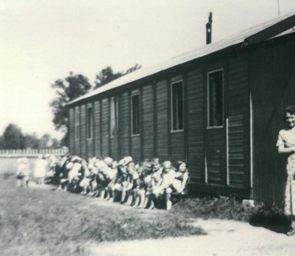 Eine Geschichte wiederholt sich Bereits im Jahr 1935 wurde der damals erste und einzige Werkskindergarten der Gemeinde Ainring im Eisenwerk