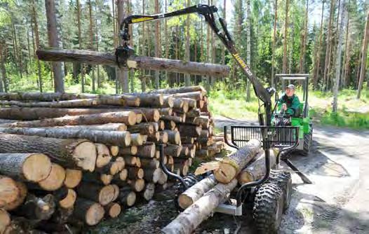 Forst Holztransporter mit Ladekran Der AVANT Holztransporter mit Ladevorrichtung bietet eine leicht zu handelnde und effiziente Art Baumstämme aus dem Wald an Wegränder oder auf Ihr Grundstück zu