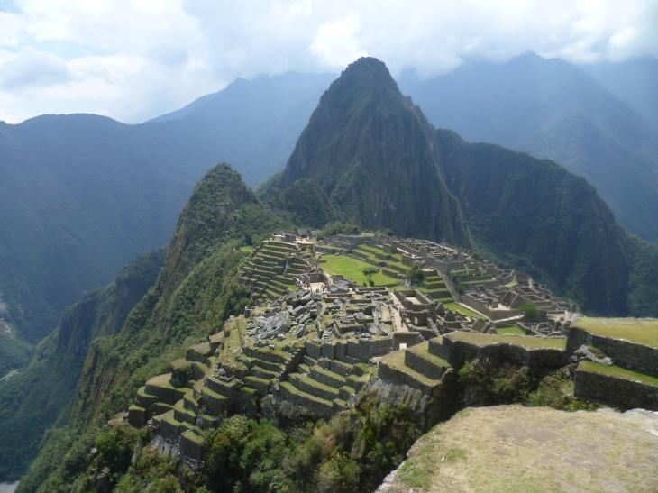 350 m Höhe), die Ruinen von Raqchi und die Kirche von Andahuaylillas, die auch die sixtinische Kapelle von Peru genannt wird, zu besuchen. (F/M/-) 12.