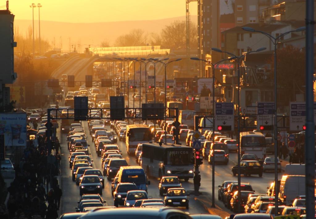 Städte sind Teil des Problems und Teil der Lösung 70% der CO 2 -Emissionen entstehen in Städten 23% davon im Verkehr TENDENZ STEIGEND q: https://www.habitat3.org/the-new-urban-agenda & https://www.