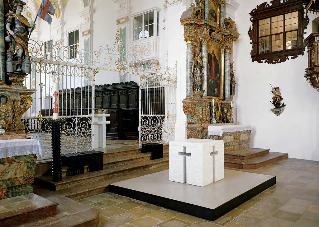 GESTALTUNG Für die künstlerische Gestaltung der liturgischen Orte konnte der Münchener Bildhauer und Professor an der Akademie der Bildenden Künste München Stephan Huber gewonnen werden.