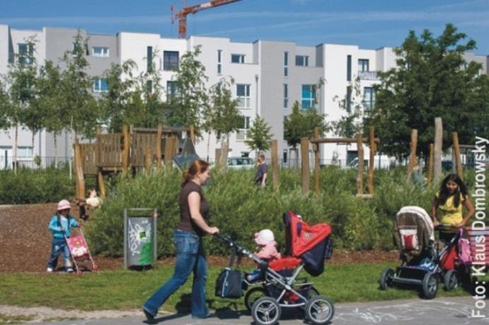 Berliner Verfassung Artikel 28: (1) Jeder Mensch hat das Recht auf angemessenen Wohnraum.