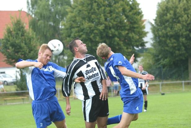 Durch ein Heimspiel im ARAG-Pokal gegen GSV Suderwick kam die Anfrage von dessen Mitglied Thorsten Klemens, der gute Kontakte zu Magdeburg hatte.
