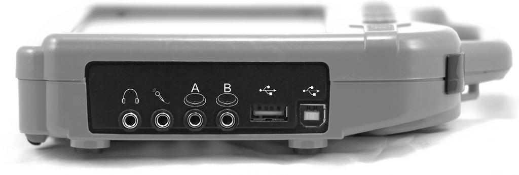 Linke und rechte Seite des LightTalkers Kopf- Mikro- Taste Taste USBhörer fon A B Anschlüsse Kopfhörer-Anschluss: Schließen Sie hier einen Kopfhörer bzw.