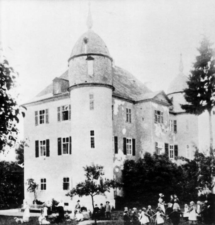 Am 1. April 1895 siedelte das Fröbelseminar von Emden nach Werdorf ins Schloss um, das Zimmer zur Errichtung der Hauptabteilung für Erziehungs- und Unterrichtsdiakonie zur Verfügung gestellt worden