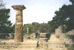 Zeustempel in Olympia: 470-456 v.chr. galt als kanonischer dorischer Tempel 396 v.chr. von Kaiser Theodosius niedergelegt; Erdbeben taten den Rest Theodosius war ein christl.