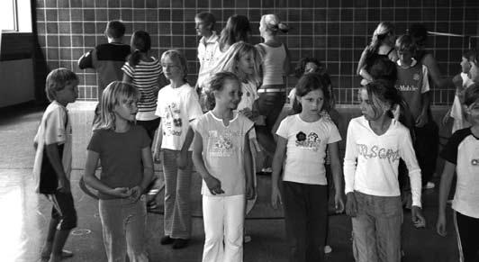 Tanzen ist cool Große Resonanz für Kinderferienprogramm der Boogie Lipsticks im TSV Kirchdorf Auch dieses Jahr gestalteten die Boogie Lipsticks im TSV Kirchdorf das Kinderferienprogramm der Gemeinde