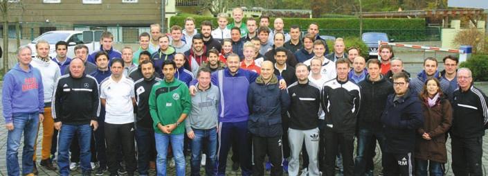 NFV-Sportschule NFV bildet 52 Trainer C Leistungsfußball aus. Einen Trainer C Leistungsfußball -Lehrgang haben jetzt 52 Kandidaten erfolgreich in der Sportschule Barsinghausen beendet.