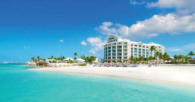 106 Bahamas Paradise Island Sandals Royal Bahamian 44444 Cable Beach, New Providence Offizielle Kategorie ***** 404 Zimmer ab CHF 318 pro Person/Nacht im Doppel Royal Village View Deluxe, mit all