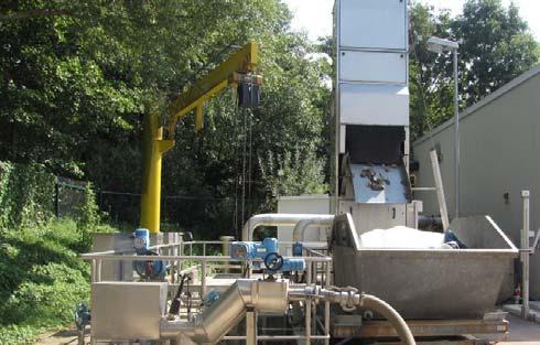Stufenweise sauber: So wird das Abwasser in der Kläranlage Bliesdalheim gereinigt Die mechanische Reinigung des Abwassers Das der Kläranlage aus dem Hauptsammler