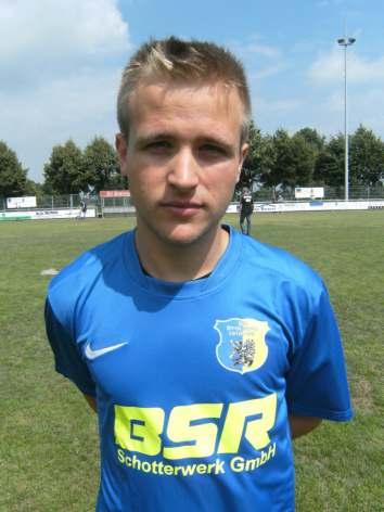 Spielerportrait Sebastian Schmidt Sebastian Schmidt kam 2013 von Jugendsport Wenau und war dort Stammspieler der ersten Mannschaft.