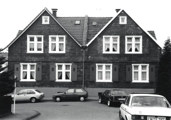 R eihenhaus, v erschiefertes Fachwerk bis 1918 ca. 250 154 230 237 257 Die durchschnittliche Wohnfläche dieses Reihenendhauses liegt bei ca. 135 m².
