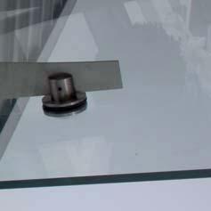 Straub Vordach Modell Schwerte - das Vordach ist wartungsfrei - die Tragbügel werden aus Edelstahlrohr gefertigt -