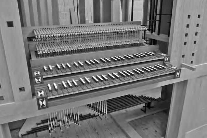 Ennigloh Sie kommt: bald zu hören und zu sehen! Blick auf die Tastatur und das Innenleben der neuen Orgel. Foto: Ahrend Am 18.9. wird die neue Orgel der Kreuzkirche zu sehen und zu hören sein.