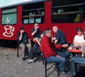 excellents vins et spiritueux apéros pour groupes On arrival at Realp: Treat yourself to a bite to eat at the Realp DFB railway station before your train